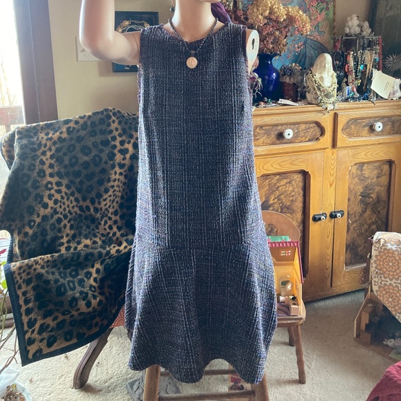 This is a brand-new dress from Ann Taylor Loft. Size 8 grey/plum tweed. Lined. - Picture 2 of 7